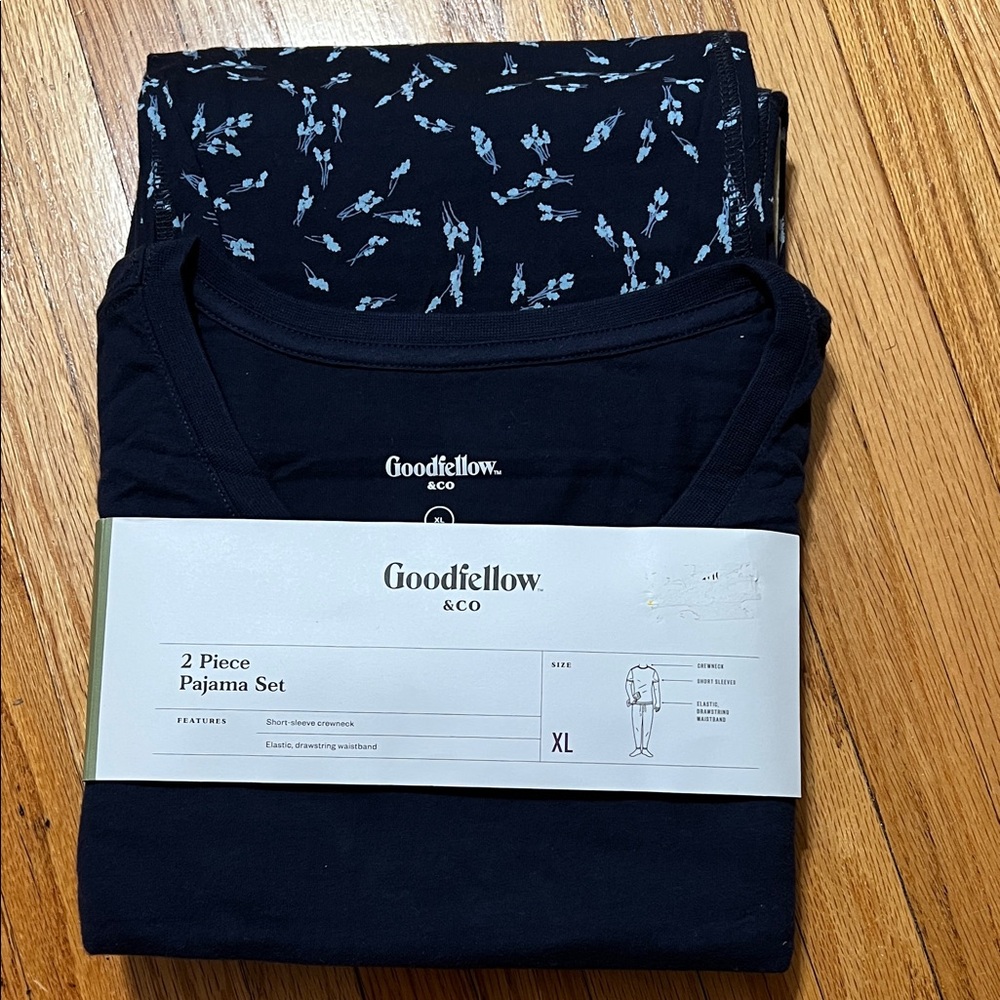 Goodfellow & Co Navy 2 Piece Pajama Set